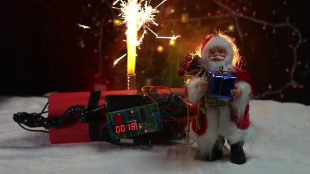 Close Beelden Van Kerstcompositie Met Explosief Met Timer — Stockvideo