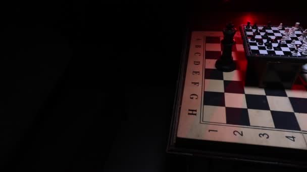 Шахматные Настольные Игры Концепции Бизнес Идей Конкуренции Шахматные Фигуры Темном — стоковое видео