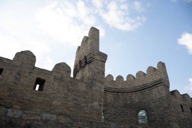 Azerbaycan 'ın eski kenti Bakü' de boş bir cadde. Eski şehir Bakü. İç Şehir binaları.