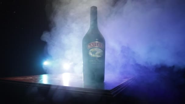 Baku Ázerbájdžán 2020 Baileys Irish Cream Irský Likér Bázi Whisky — Stock video