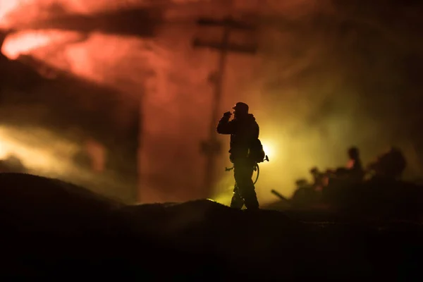 Kriegskonzept Militärische Silhouetten Kampfszene Auf Kriegsnebel Himmel Hintergrund Weltkriegssoldaten Silhouette — Stockfoto