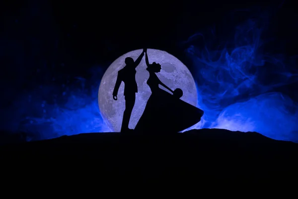 Silhouettes Couple Starry Lunar Background Happy Couple Night Moonlight Creative — Stock Photo, Image