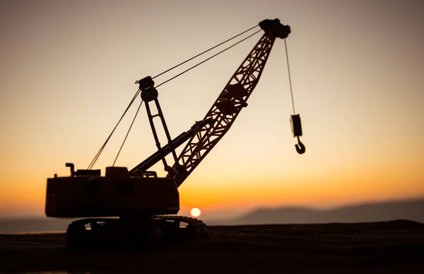 Abstrakte Industrielle Hintergrund Mit Baukran Silhouette Über Erstaunlichen Sonnenuntergang Himmel — Stockfoto