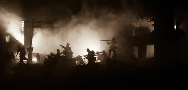 Concept Guerre Silhouettes Militaires Combat Scène Sur Fond Brouillard Guerre — Photo