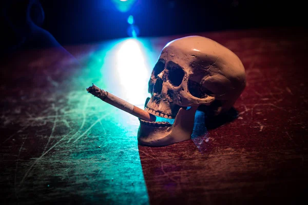 Никакого Курения Творческое Оформление Стола Сигаретами Сигареты Вызывают Рак Убивают — стоковое фото