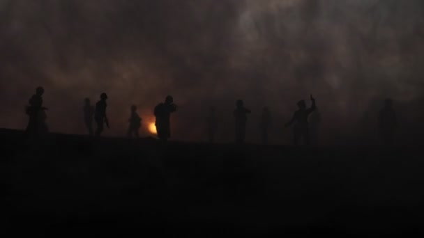 Concept Guerre Silhouettes Militaires Scène Combat Sur Fond Brouillard Guerre — Video