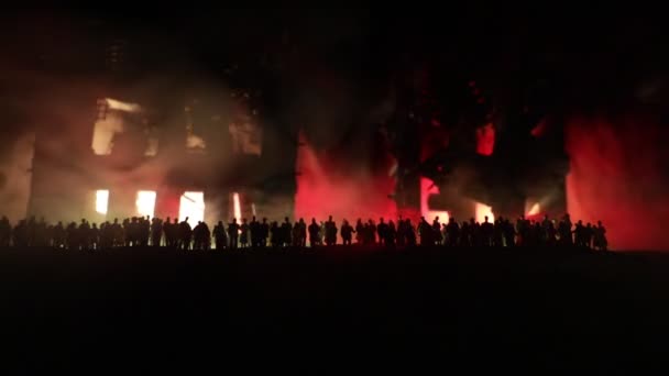 Conceito Guerra Silhuetas Militares Lutando Cena Guerra Nevoeiro Céu Fundo — Vídeo de Stock