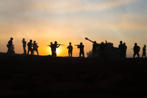 Válečná Koncepce Vojenské Siluety Bojová Scéna Pozadí Válečné Mlhy Nebe — Stock fotografie