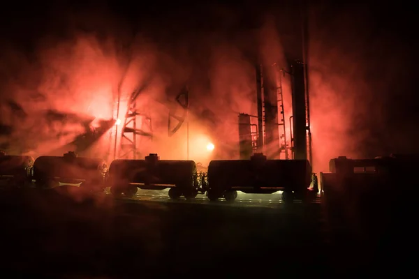 Pompa Dell Olio Fabbrica Raffinazione Dell Olio Notte Con Nebbia — Foto Stock