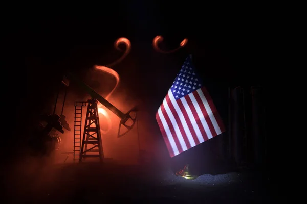 Diyaloğu Petrol Anlaşması Konsepti Geceleri Petrol Pompası Petrol Rafineri Fabrikası — Stok fotoğraf