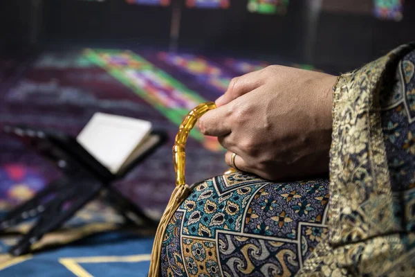 Mulher Muçulmana Orando Por Deus Deus Muçulmano Mesquita Mãos Mulher — Fotografia de Stock