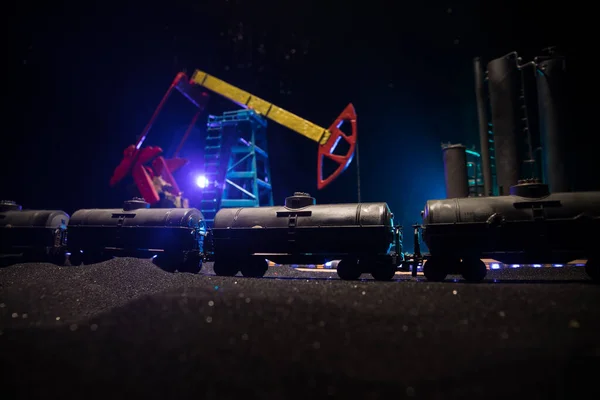 Petrol Pompası Petrol Rafineri Fabrikası Geceleri Sis Arka Planda Enerji — Stok fotoğraf