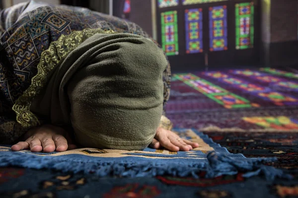 Muslim Wanita Berdoa Untuk Allah Muslim Dewa Masjid Tangan Wanita — Stok Foto
