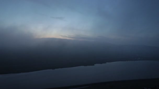 Όμορφη Θέα Στο Ηλιοβασίλεμα Στα Βουνά Στο Αζερμπαϊτζάν Σύννεφο Καιρό — Αρχείο Βίντεο