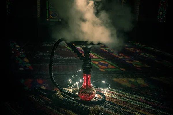 Carvão Quente Hookah Shisha Tigela Fazendo Nuvens Vapor Interior Arábia — Fotografia de Stock