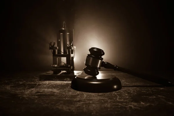 Todesstrafe Elektrischen Stuhl Miniatur Auf Dunkel Dekoration Kreativer Kunstwerke Bild — Stockfoto