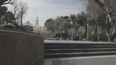 Bakü, Azerbaycan. Bakü 'nün boş sokakları, Azerbaycan' ın başkenti. Covid salgını yaşanıyor