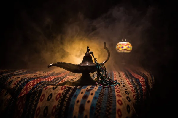 Anque Aladdin Arabian Night Genie 스타일의 부드러운 어두운 희망의 — 스톡 사진