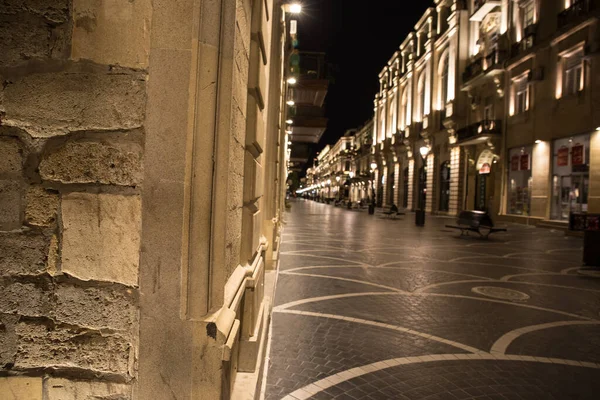 Baku Azerbaijan April 2020 Downtown Baku Azerbaijan 位于阿塞拜疆首都巴库的空旷街道 Covid流行病的发生 — 图库照片