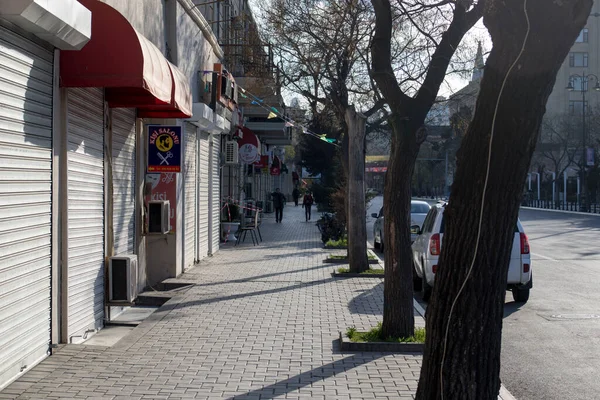 Baku Azerbaijan April14 2020 Downtown Baku Azerbaijan 阿塞拜疆首都巴库空旷的街道 Covid流行病的发生 — 图库照片
