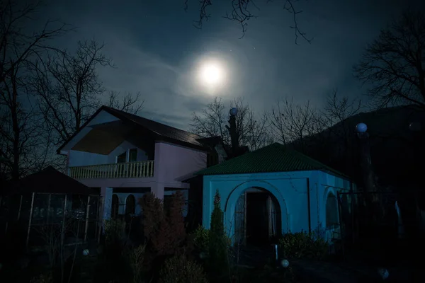Fullmåne Över Lugna Byn Natten Vackert Nattlandskap Bergsbyn Månskenet Azerbajdzjans — Stockfoto