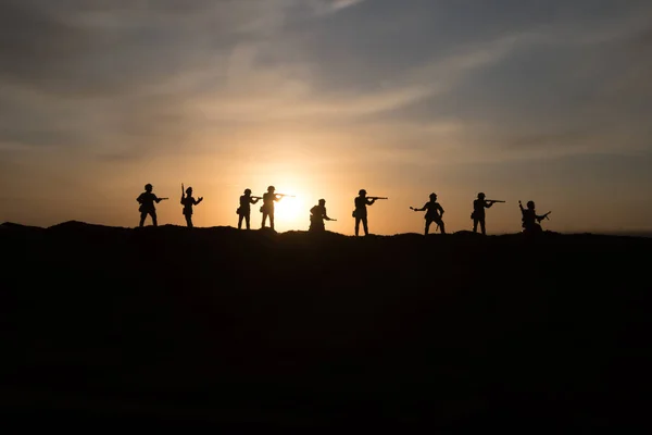 Concept Guerre Silhouettes Militaires Scène Combat Sur Fond Brouillard Guerre — Photo