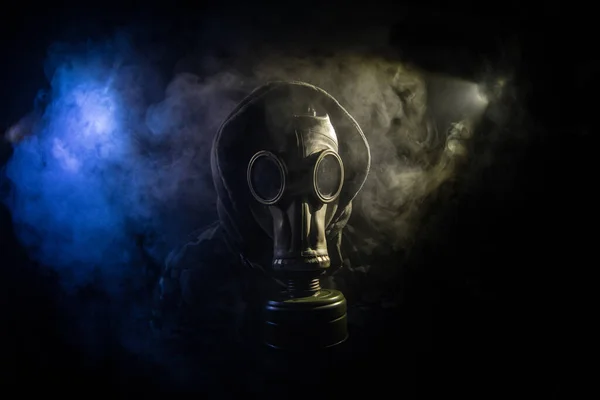 Environmental Disaster Post Apocalyptic Survivor Gas Mask Dark Background Dramatic — Stock Photo, Image