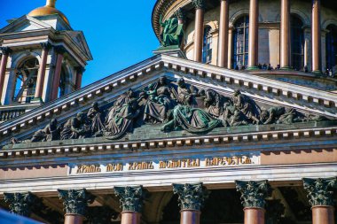 St. Isaac's Cathedral görünümü yaz
