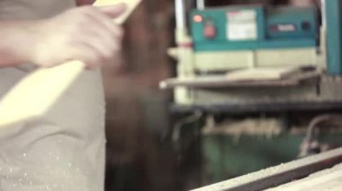 Ağaç kesme makinesi