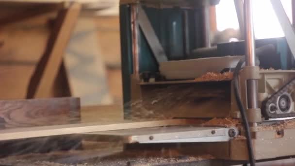 Hout snijmachine — Stockvideo