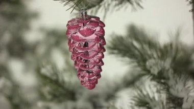 Noel ağacına asılı oyuncak