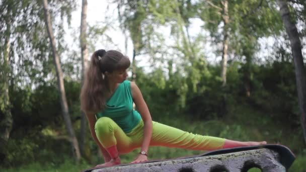 Yoga in nature — Stock Video