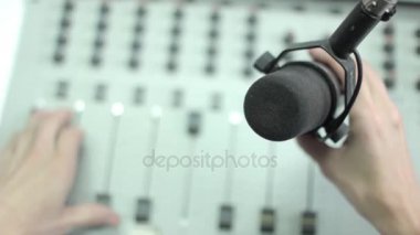 el tutma mikrofon