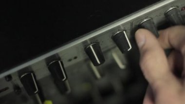 ses donanımı üzerinde ses kontrolleri