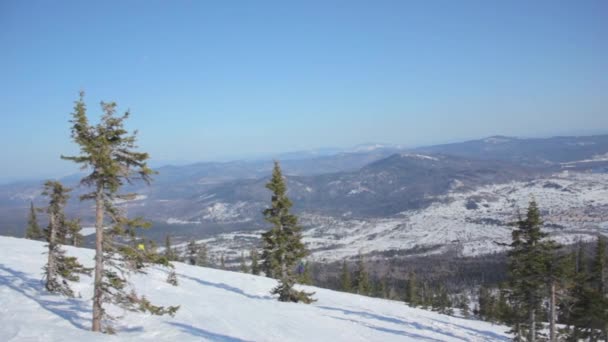 Panorama de montañas de invierno — Vídeo de stock