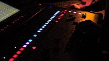 konserde karıştırma Resepsiyon