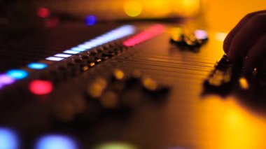 konserde karıştırma Resepsiyon