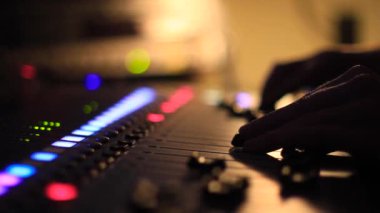 konserde karıştırma Resepsiyon