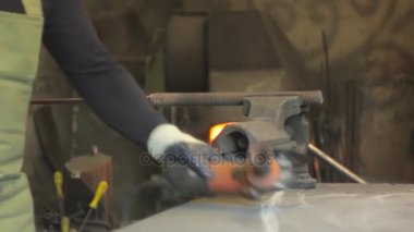 Demir testere kıvılcım