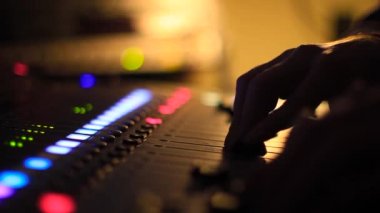 konserde karıştırma Resepsiyon