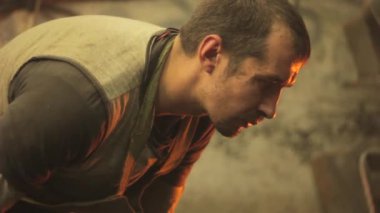 Demirci iş başında