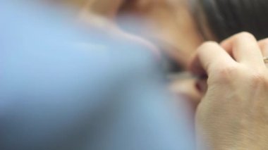 Makyaj kız makyaj yapar