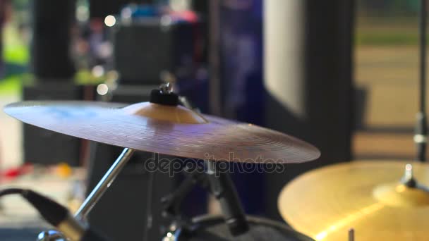 Plays drums close-up — Stock Video