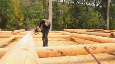 Ahşap ev için testere gördüm
