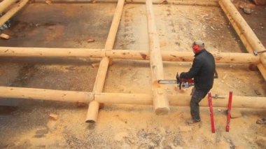 Ahşap ev için testere gördüm