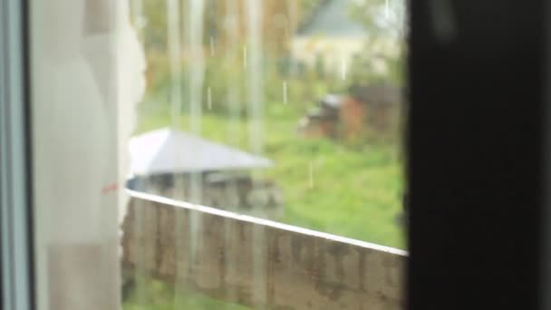 Deszcz w oknie — Wideo stockowe