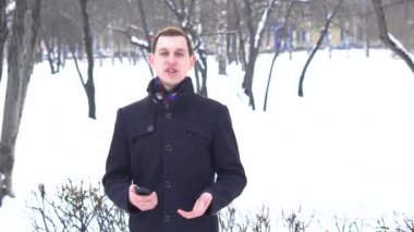 kamera adam söylüyor