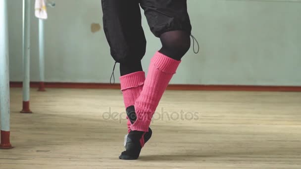 Les Pieds Des Danseurs Barre — Video