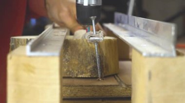 Vidalar matkap döner