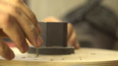 Vidalar matkap döner